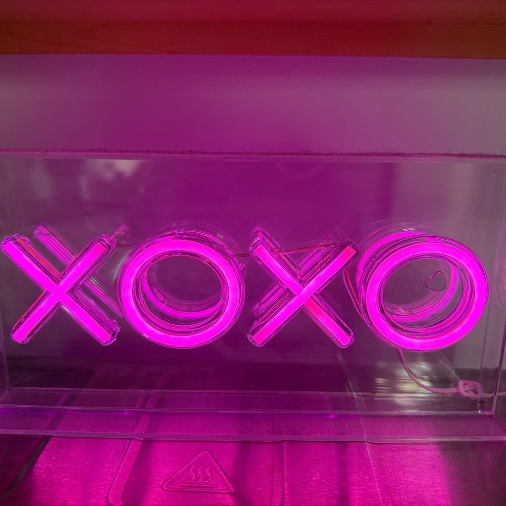 Pink Neon XOXO Sign